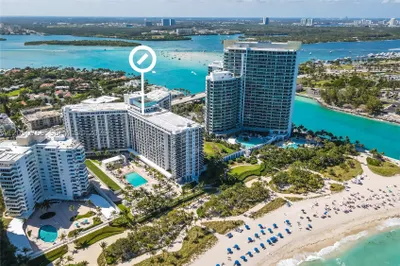 10275 Collins Ave #310 1