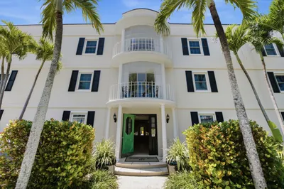 226 Brazilian Avenue #2b 1