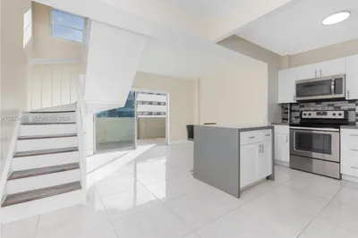 300 NW 42nd Ave #411 1
