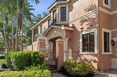 2742 Kinsington Circle 1
