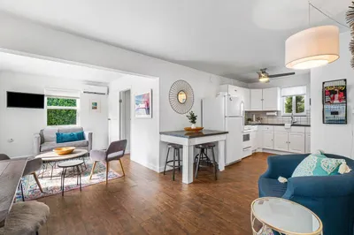 412 NE 7th Avenue #A 1