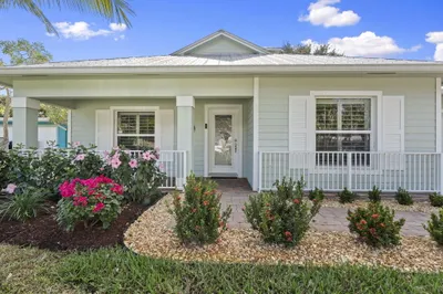 339 SW Winnachee Drive 1