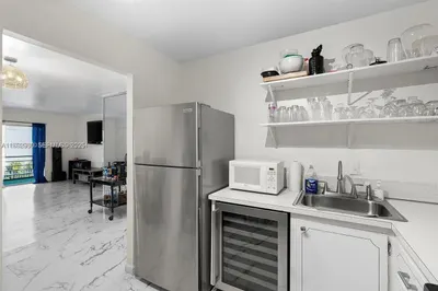 4043 NW 16th Street #201 1