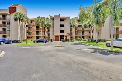 1830 Sabal Palm Dr #202 1
