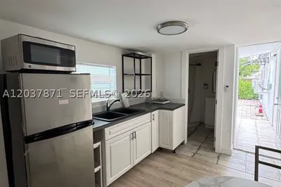 17301 NE 19th Ave #3 1