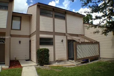 120 Sherwood Circle #9b 1