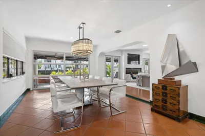 325 Coconut Isle Drive 1