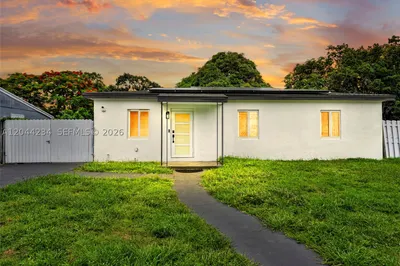 1215 Kasim St 1