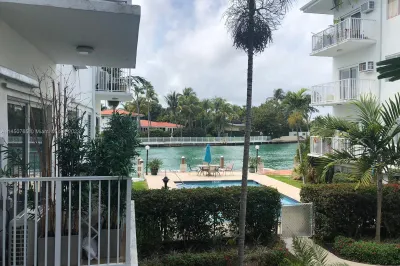10250 W Bay Harbor Dr #2C 1