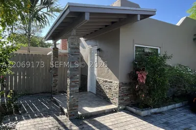 322 Jackson Ave 1