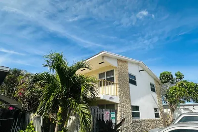 1609 S Federal Highway #202 1