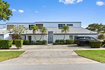 118 Castlewood Drive #128 1