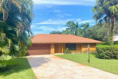 5585 Pennock Point Road 1