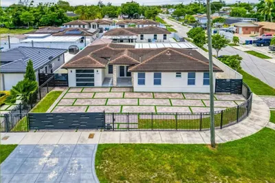 18000 SW 110th Ave 1