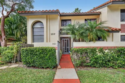 10215 N Circle Lake Drive #101 1