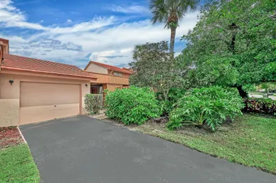 5383 Stonybrook Drive 1