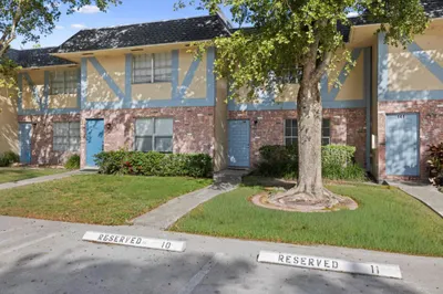 7503 Kimberly Blvd-001