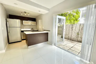 416 NE 15th Ave #6 1