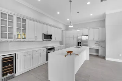 8503 NW 41st St 0 1