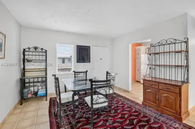 2811 Somerset Dr #405 1