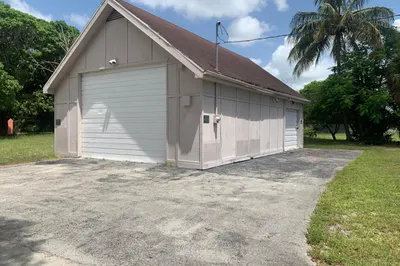 4 Car Garage