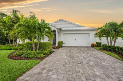 1301 SW Pinewood Court 1