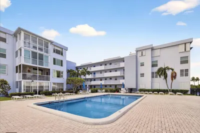 1820 New Palm Way #306 1