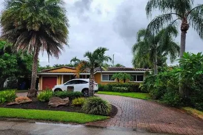 625 NW 28th Street 1