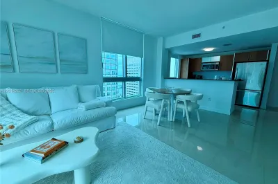 300 S Biscayne Blvd #T-3701 1