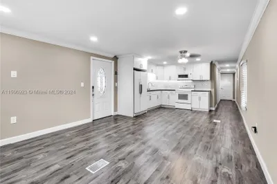 11201 SW 55th St  H30 1