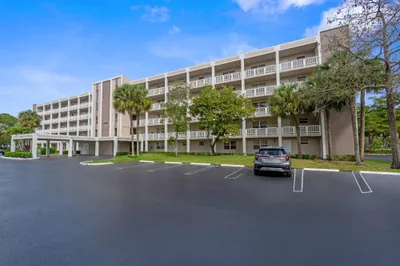 8735 RAMBLEWOOD Drive #409 1