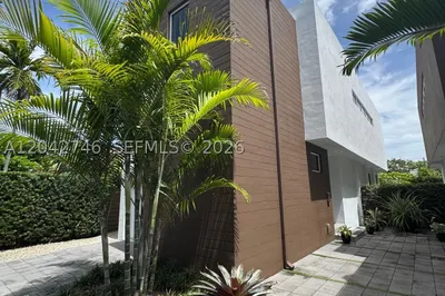 2947 SW 27th Ter 0 1