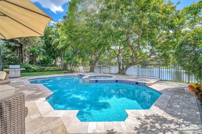 1020 Creekford Dr 1