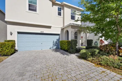 1822 Lake Cove Drive 1