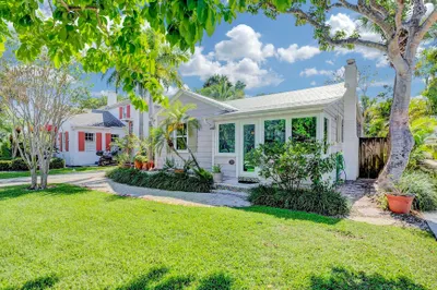 42 Palm Square 1
