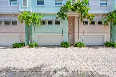 453 NE 1st Street 1