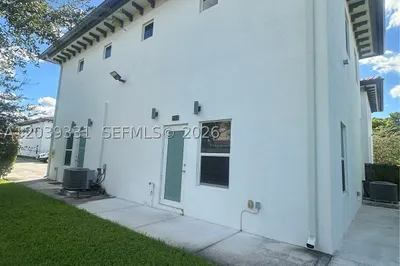 6410 SW 139th Avenue Rd #203 1