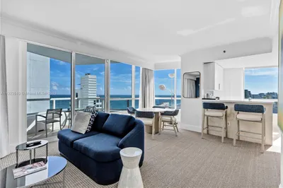 4401 Collins Ave #1604 1