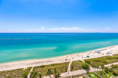 6301 Collins Ave #2103 1