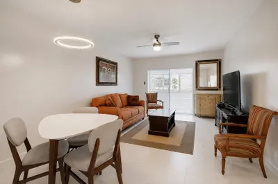 1115 Lake Terrace #208 1