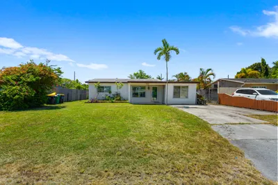 2748 SW 46th Court 1