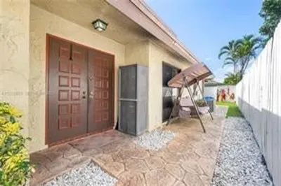 7433 SW 13th Street Sw 1