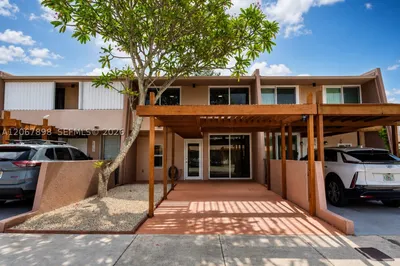 14124 Kendale Lakes Cir #14124 1