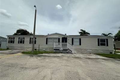 220 NE 12th Ave Lot 137 1