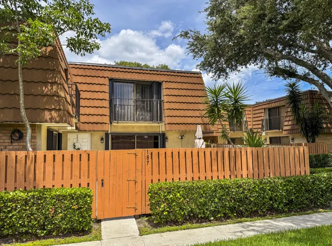 Just Listed | 187 Charter Way