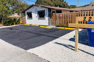 220 NW 27th Ave 1