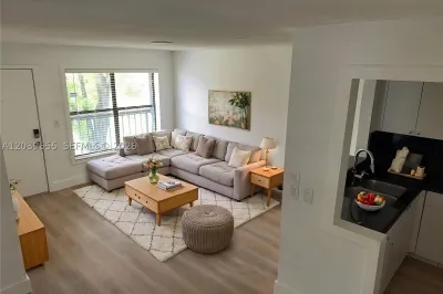 2735 W 66th St #21-23 1