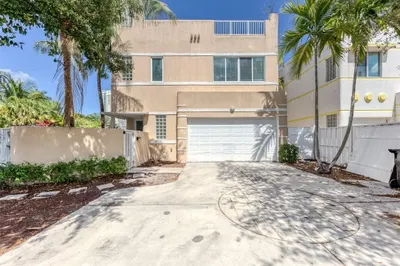 502 SW 4th Avenue #1 1