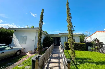 1395 Biarritz Dr 1