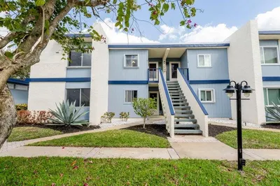 1561 NE 12th Terrace #C1 1
